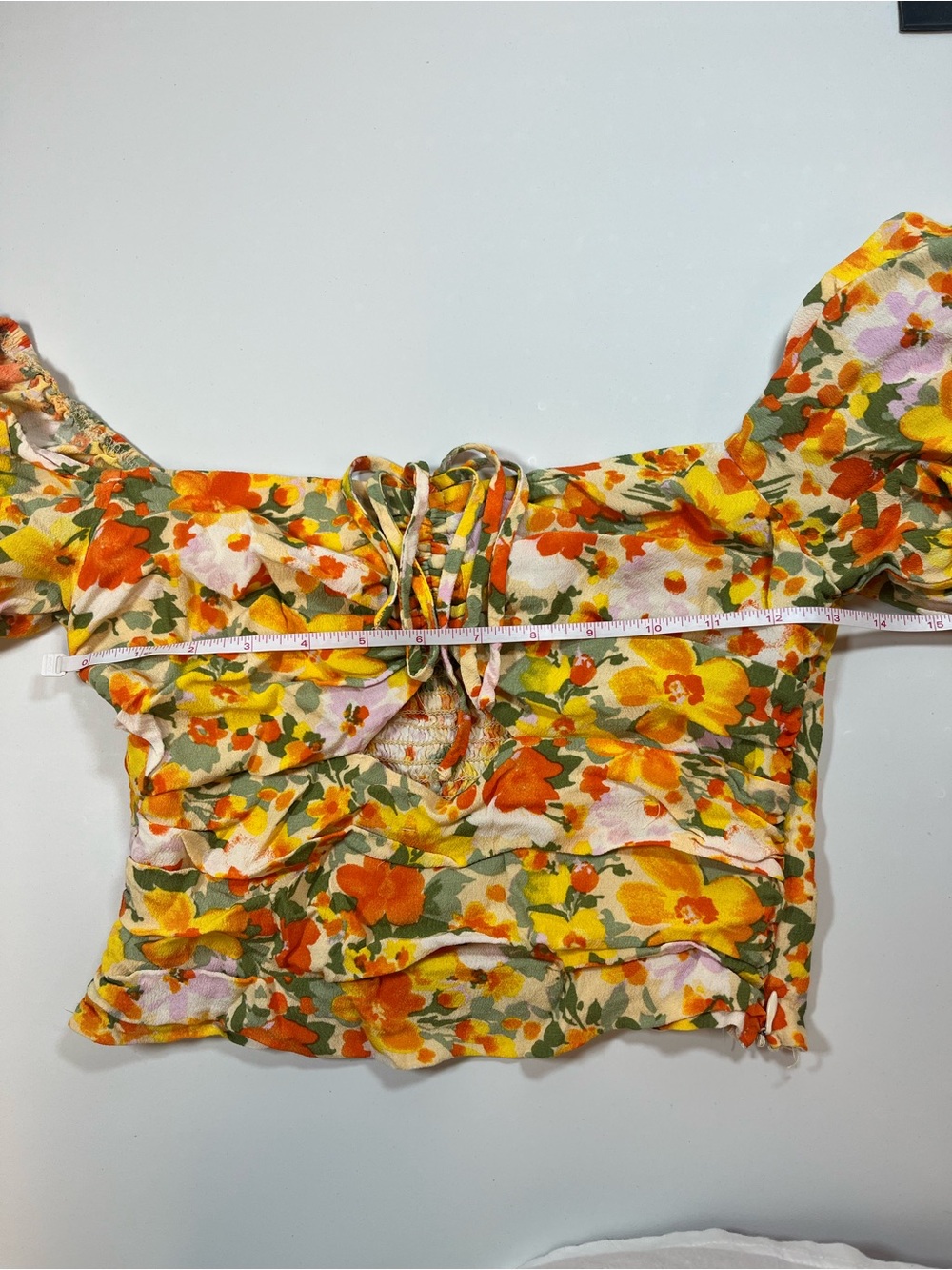 ASTR The Label Orange Lilac Floral Ruched Puff Sleeve Top M - Picture 3 of 5